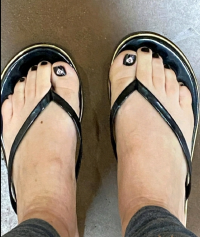 QOS toes.png