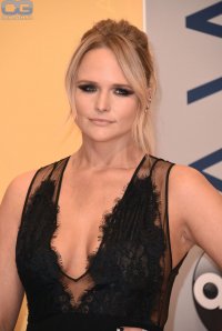 miranda-lambert-see-through-32665.jpeg