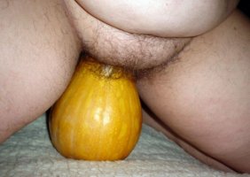 Pumpkin_in_my_pussy_20.jpg