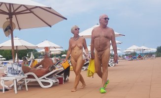 OCC Nudist resort cple walking n f 1818 great.jpg