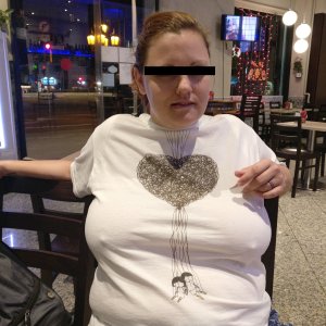 wife_braless_spain.jpg