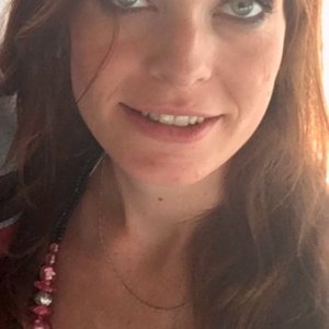 hotwife angel face smile green eyes